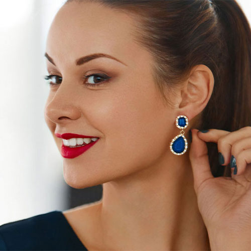 راهنمای انتخاب گردنبند و گوشواره مناسب با فرم صورت